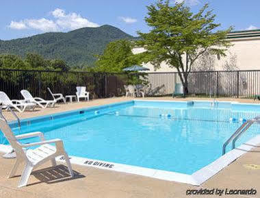 Days By Wyndham Asheville West Hotel 2*